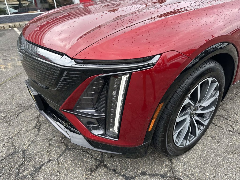 Used 2024 Cadillac Lyriq Sport RWD image 9