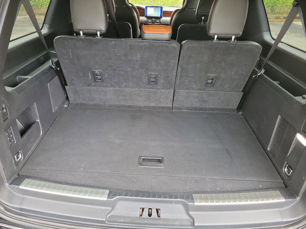 Used 2018 Lincoln Navigator L Reserve w/ Technology Package image 10