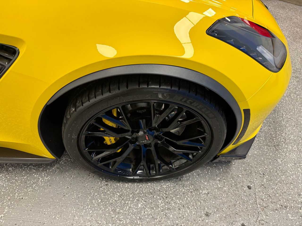 Used 2016 Chevrolet Corvette Z06 w/ 3LZ Preferred Equipment Group image 26