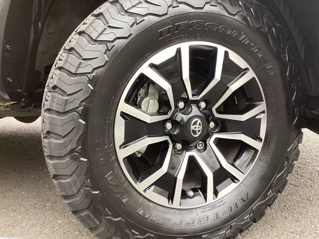 Used 2023 Toyota Tacoma SR5 w/ SX Package RWD image 3