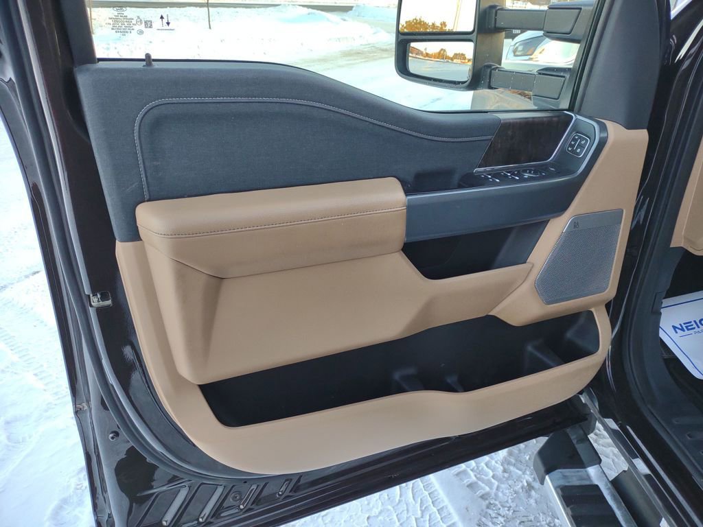 Used 2024 Ford F350 Lariat image 10