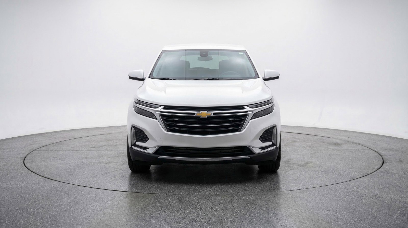 Used 2025 Chevrolet Equinox LT image 2