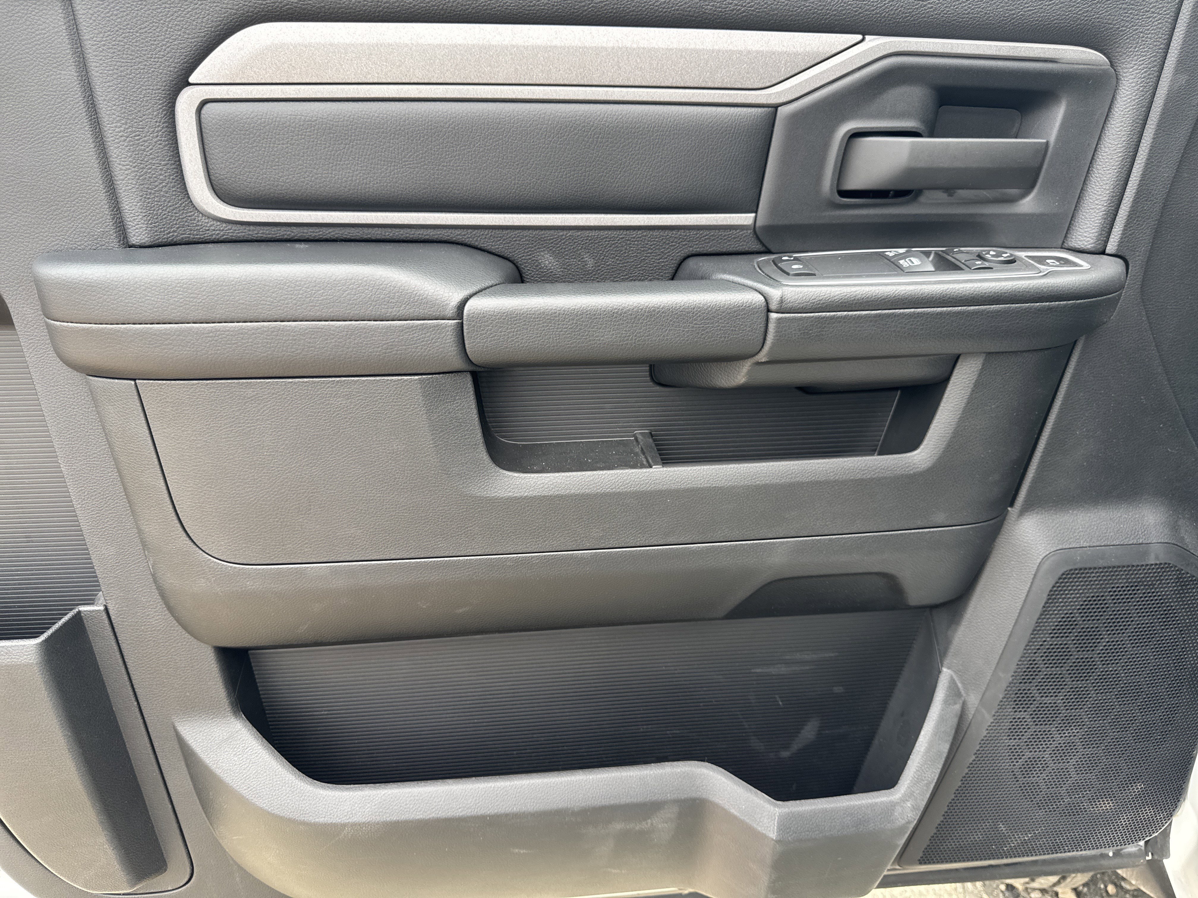 Used 2024 RAM 5500 Tradesman image 10