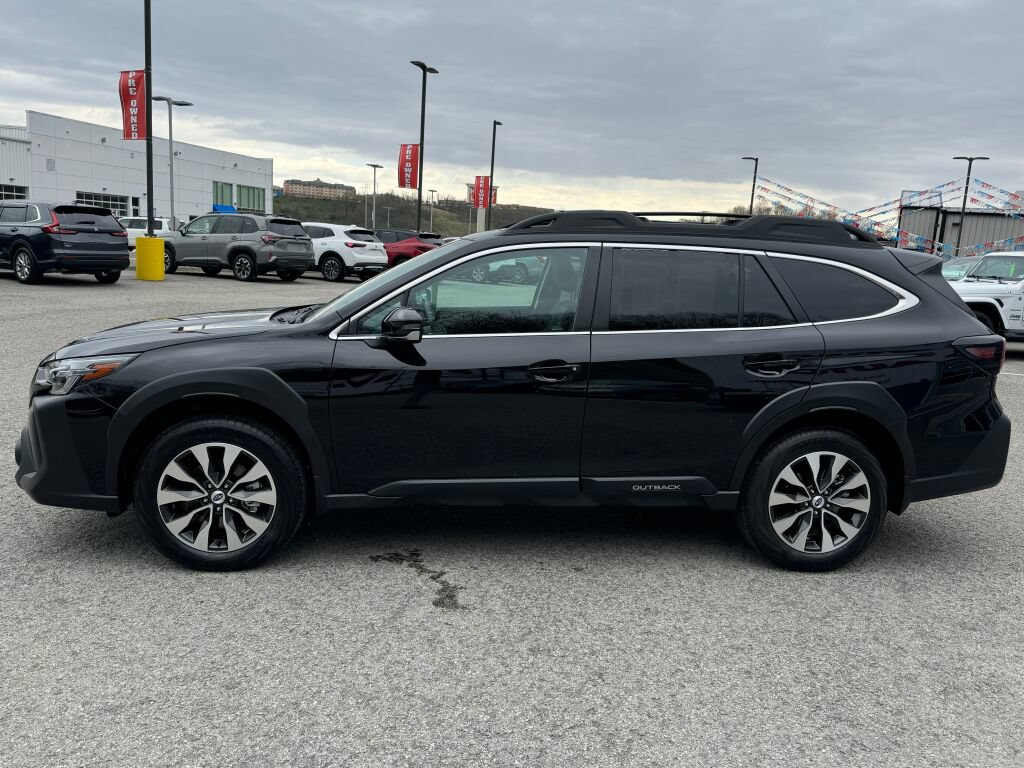 Used 2025 Subaru Outback Limited AWD/4WD image 4