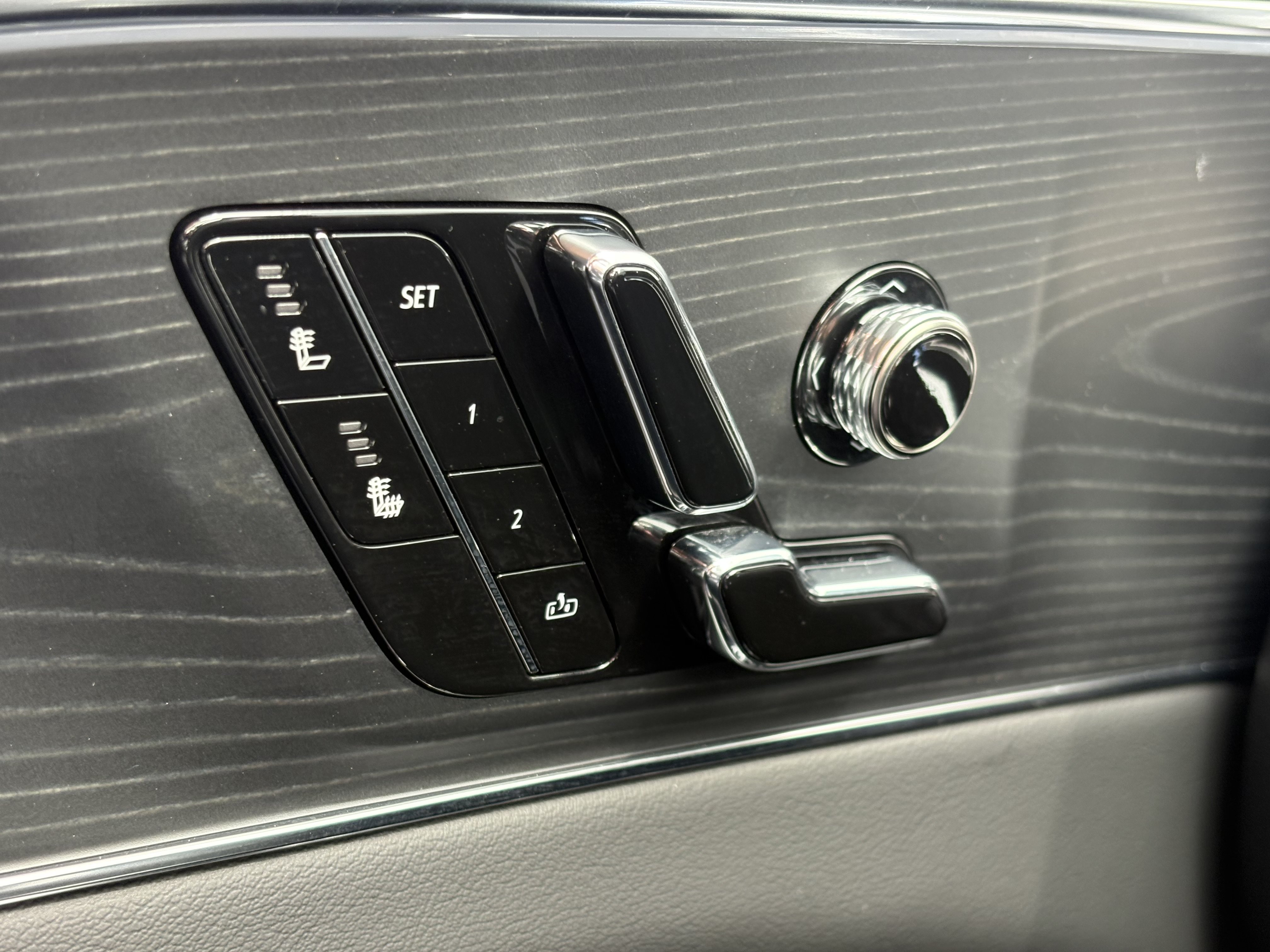 Used 2024 Cadillac Lyriq Sport AWD/4WD image 30
