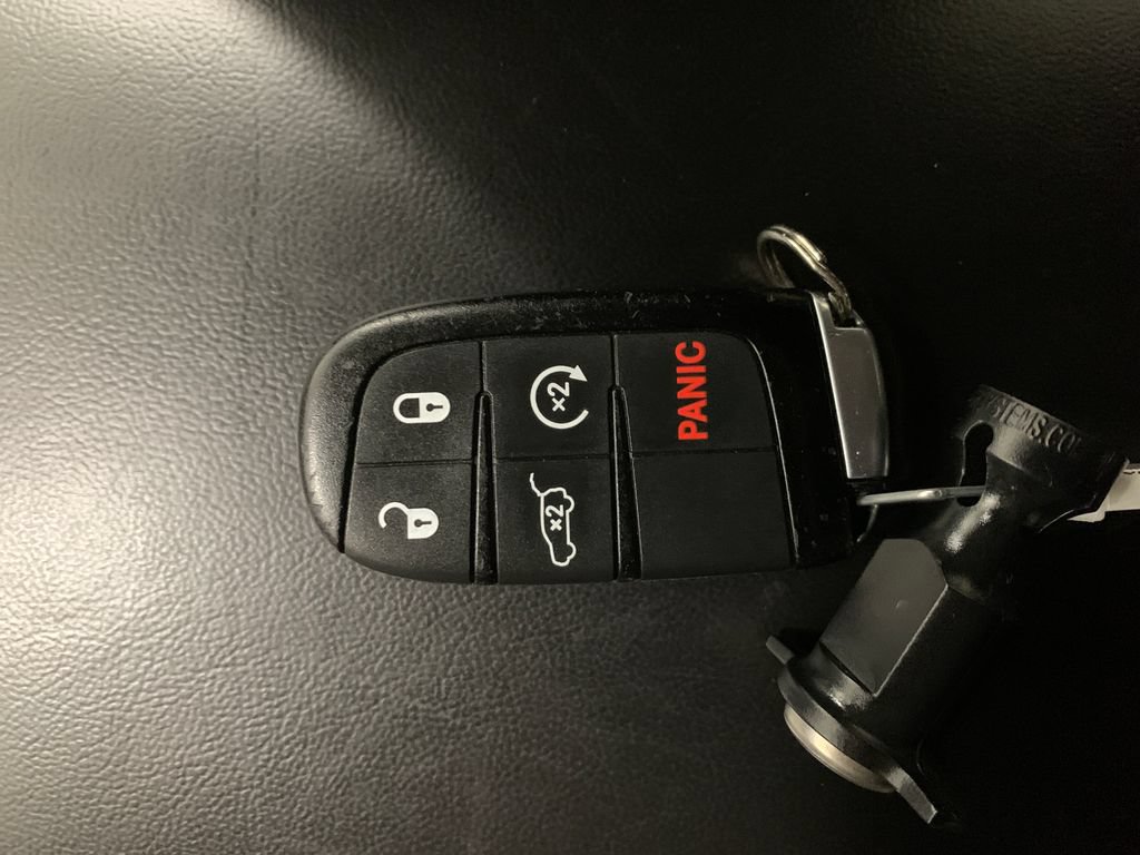 Used 2020 Jeep Grand Cherokee Altitude AWD/4WD image 17