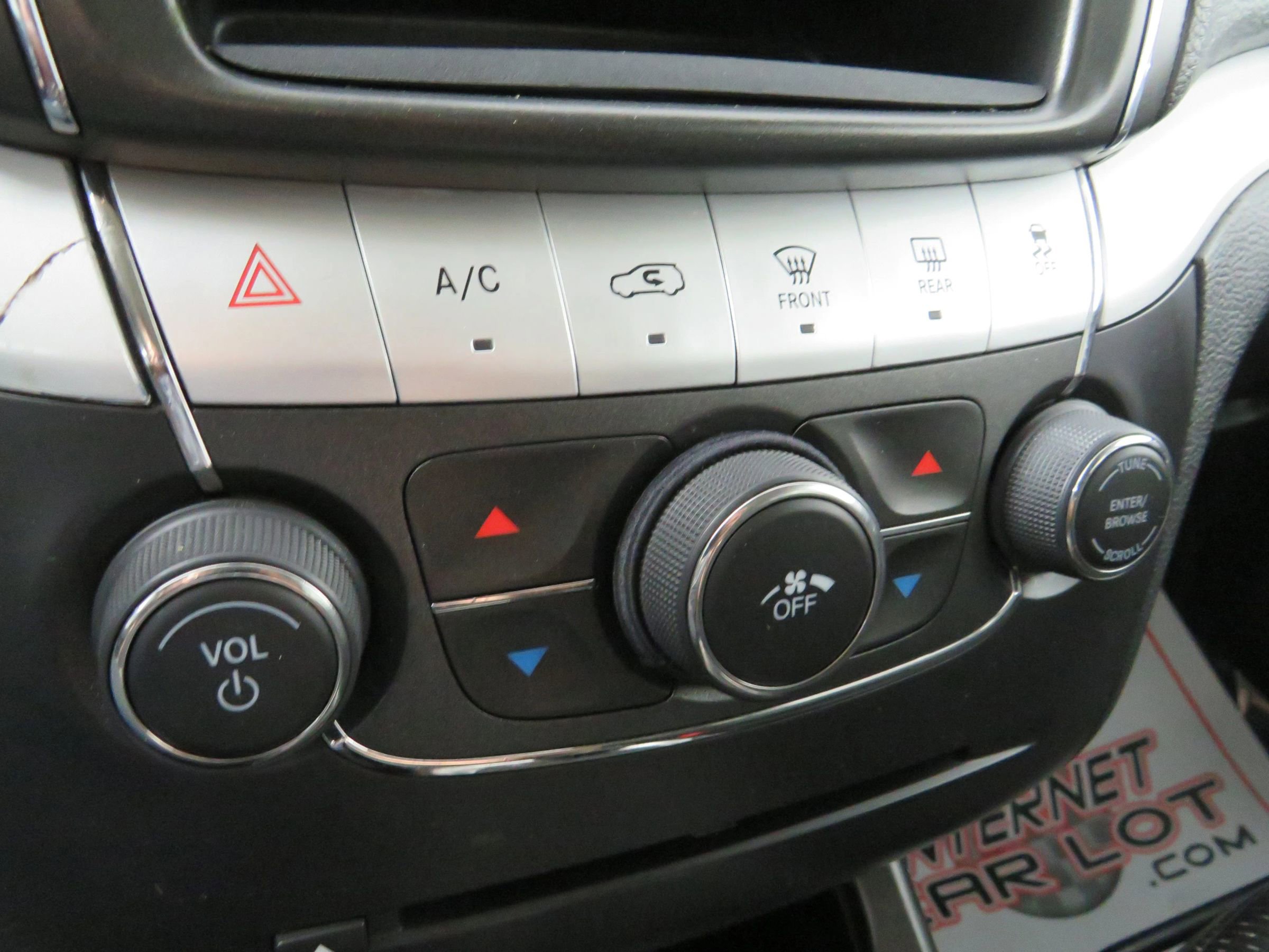 Used 2019 Dodge Journey SE w/ Blacktop Package FWD image 22
