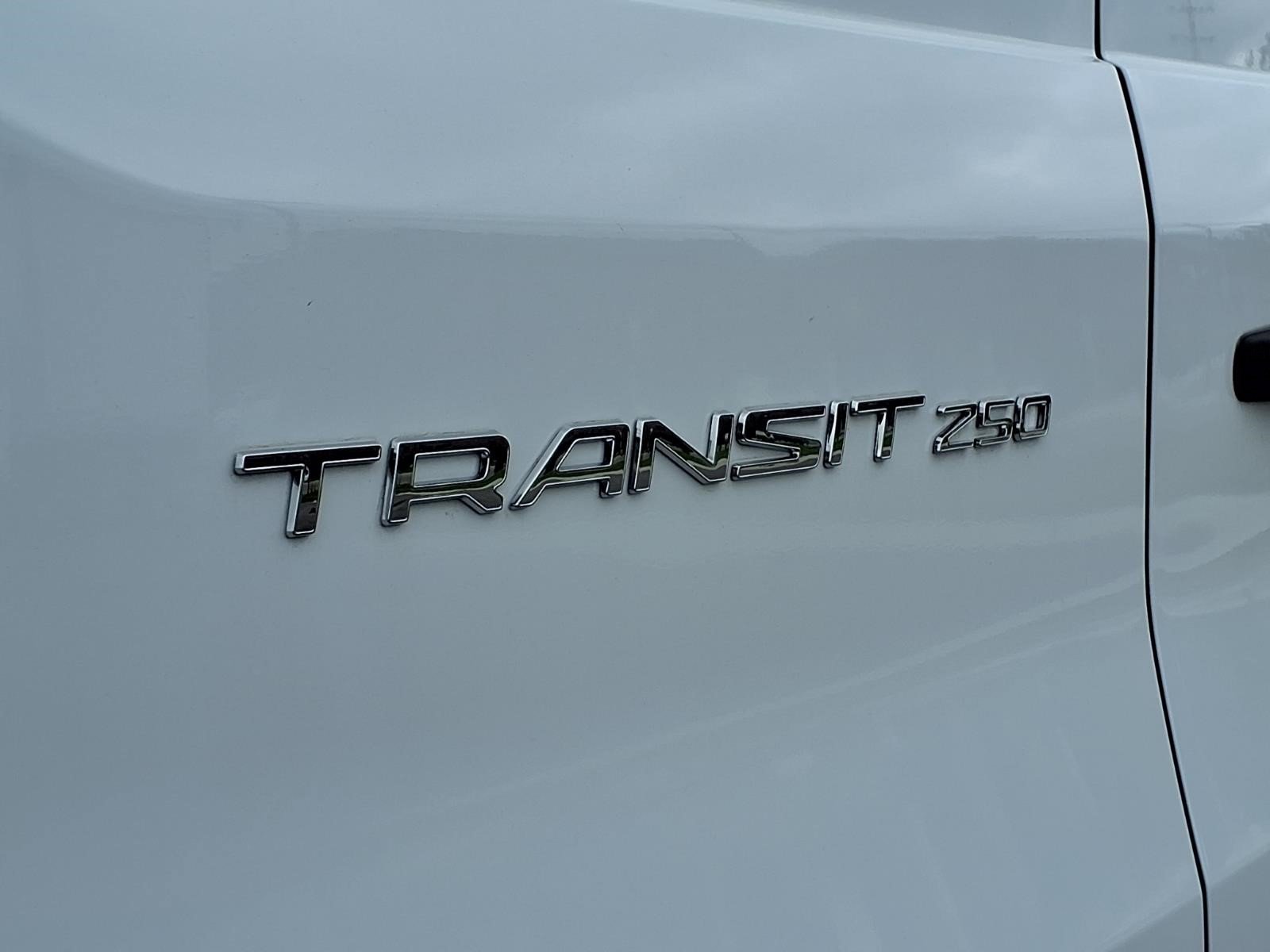 Used 2023 Ford Transit 250 148 High Roof Extended w/ Load Area Protection Package RWD image 9