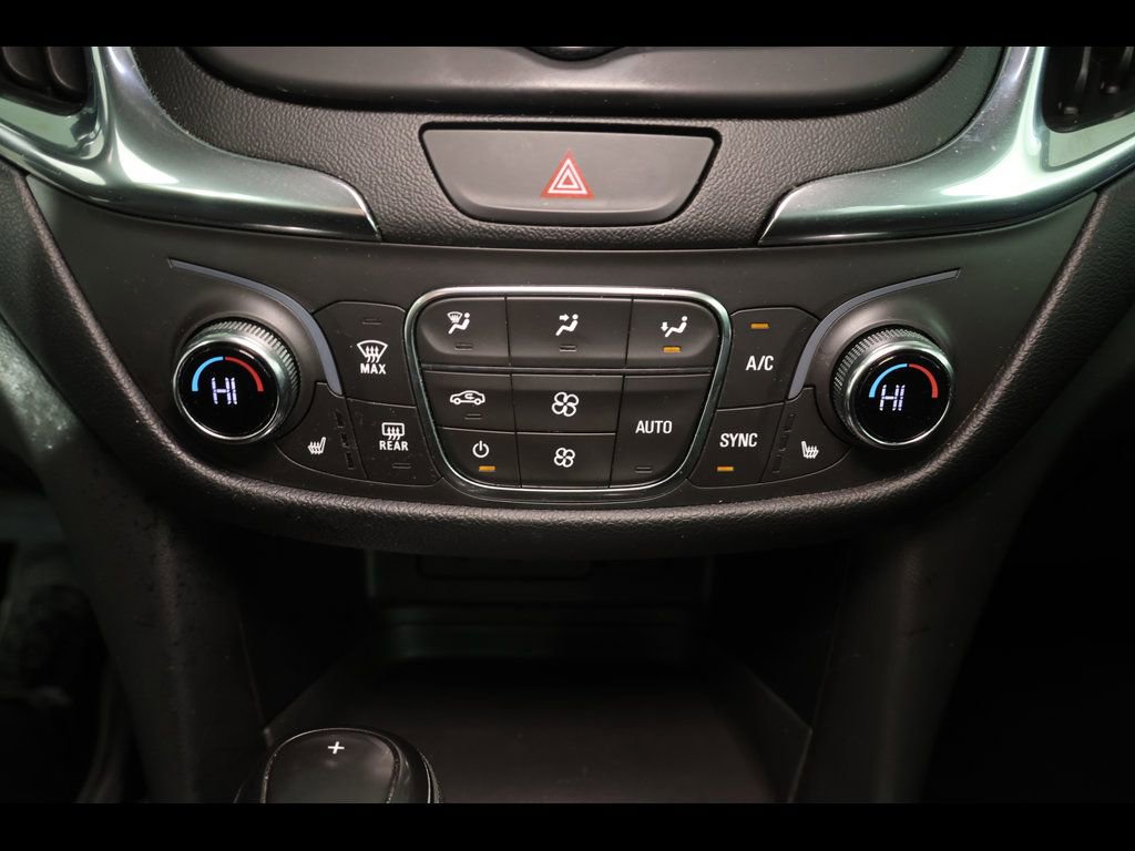 Used 2020 Chevrolet Equinox LT AWD/4WD image 13