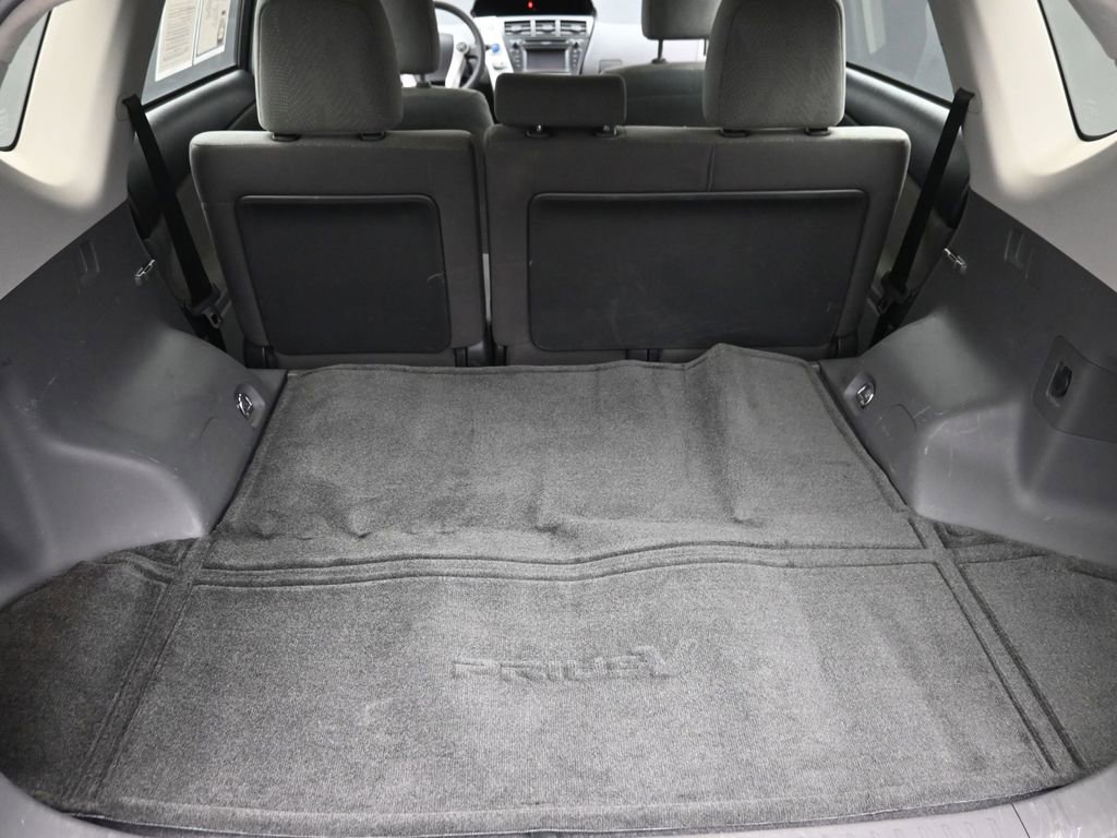 Used 2014 Toyota Prius V Two image 9