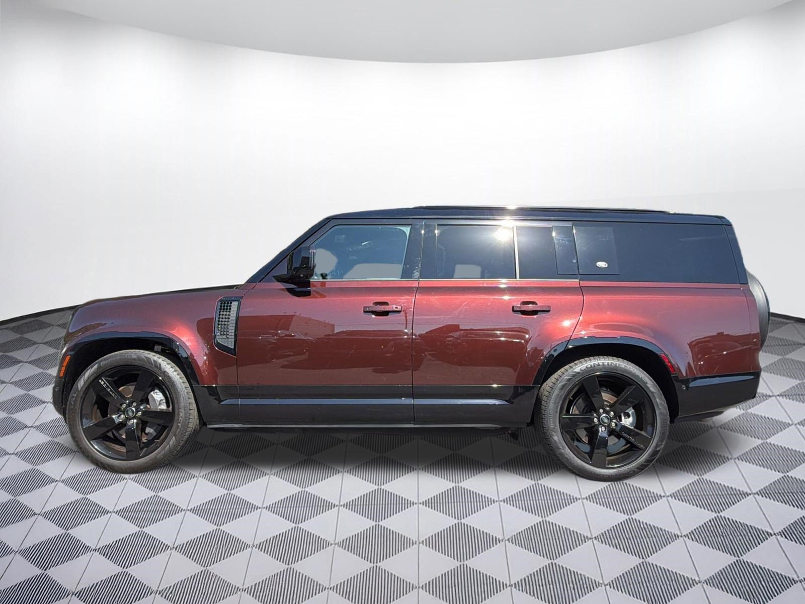 Used 2023 Land Rover Defender 130 X-Dynamic SE AWD/4WD image 2