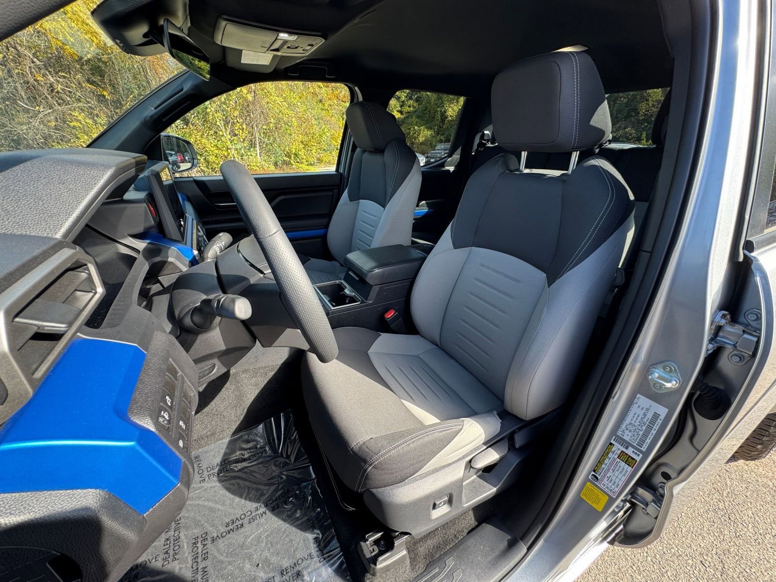 Used 2025 Toyota Tacoma SR image 31