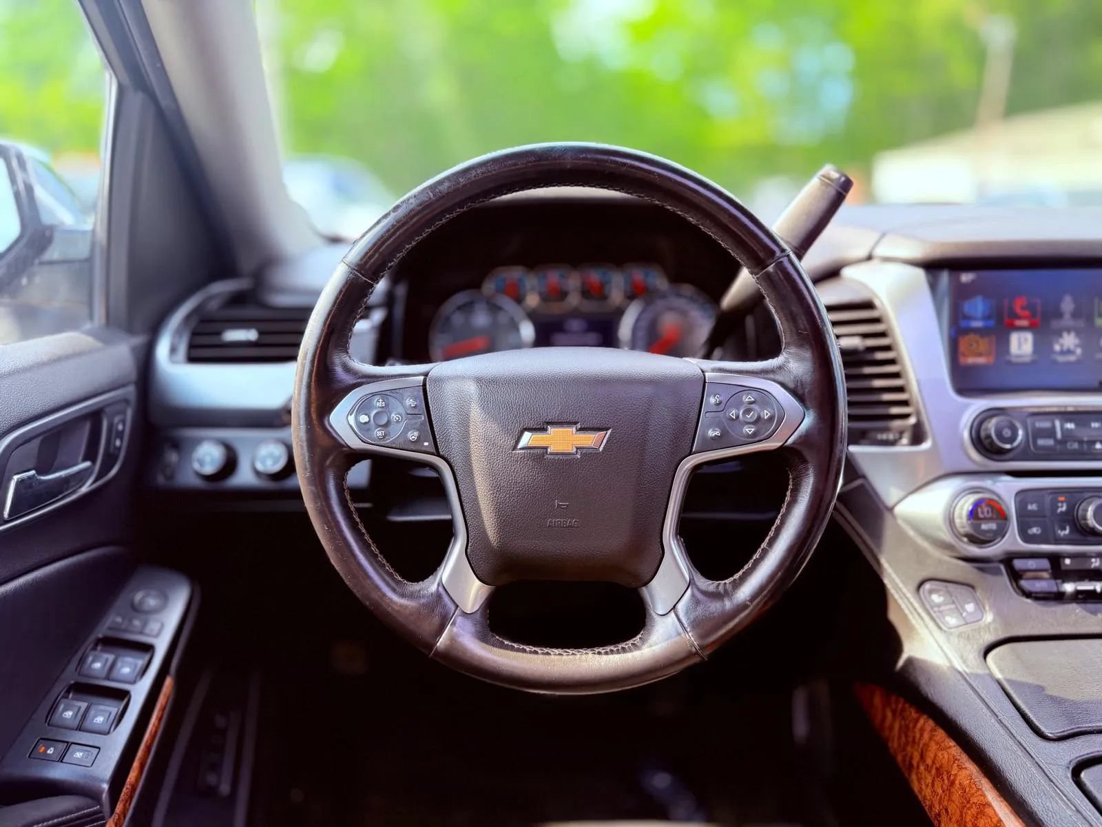 Used 2015 Chevrolet Tahoe LTZ AWD/4WD image 16