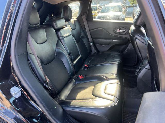 Certified 2019 Jeep Cherokee Trailhawk AWD/4WD image 20