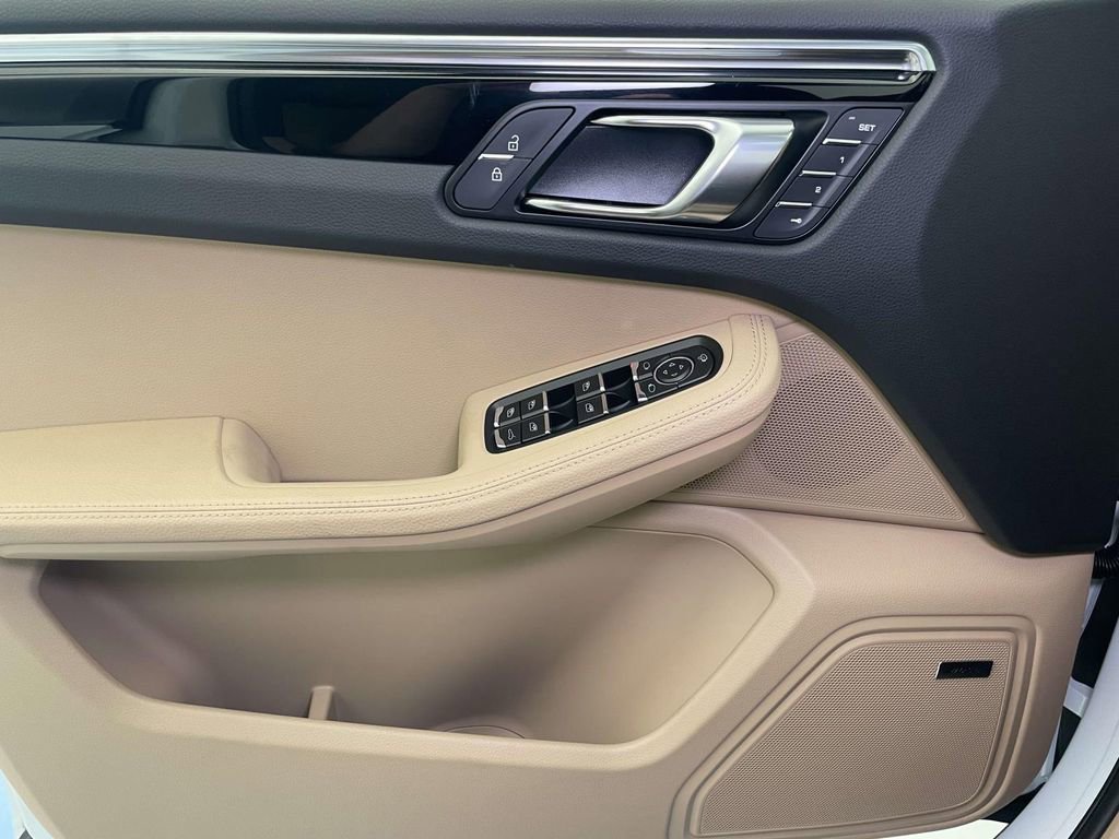 New 2026 Porsche Macan AWD/4WD image 35