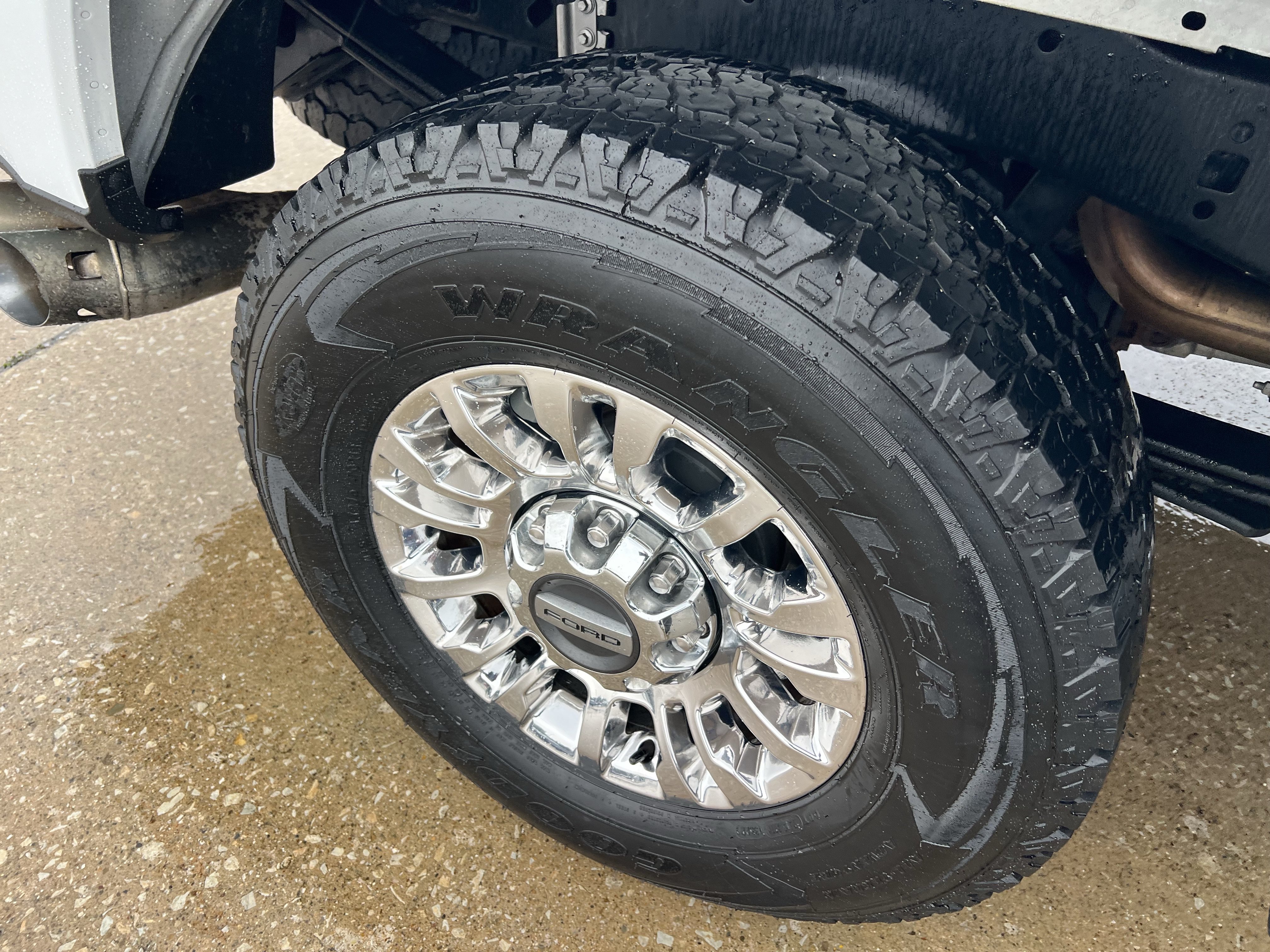 Used 2022 Ford F250 XLT w/ XLT Premium Package AWD/4WD image 5
