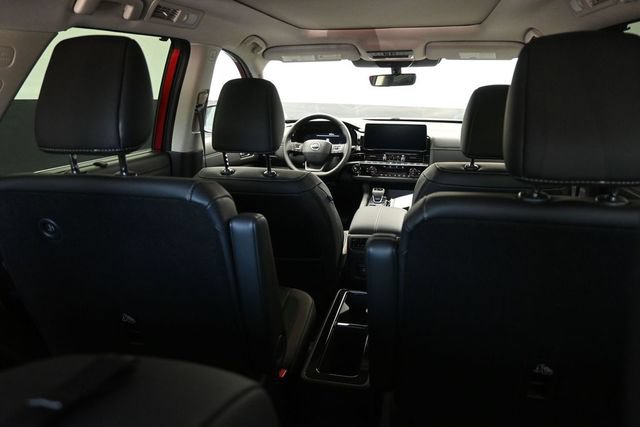 Used 2026 Nissan Pathfinder Platinum FWD image 17