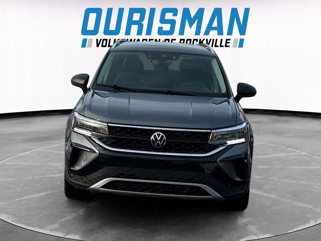 Used 2024 Volkswagen Taos SE image 8