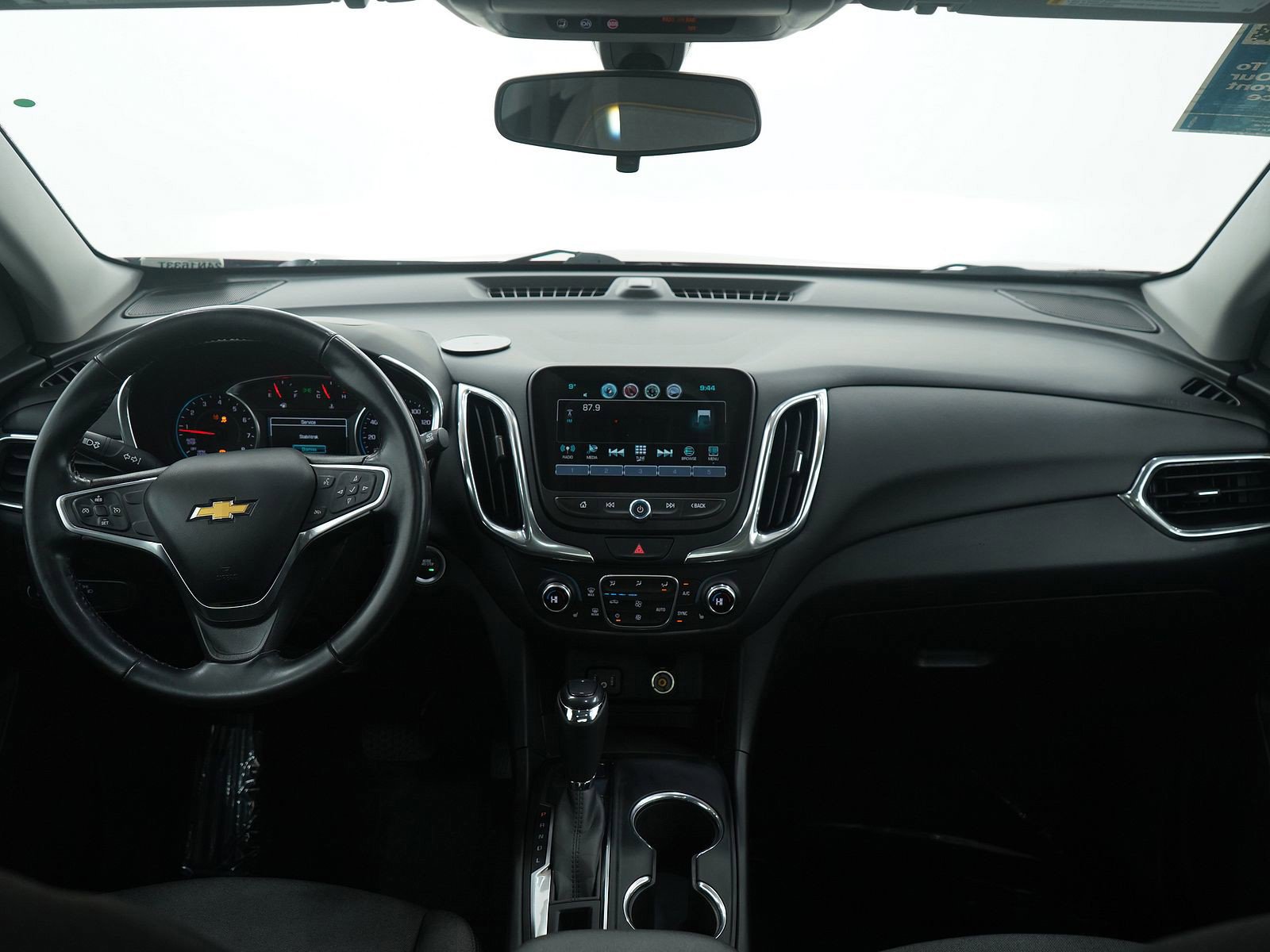 Used 2018 Chevrolet Equinox LT w/ Sun & Infotainment Package image 14