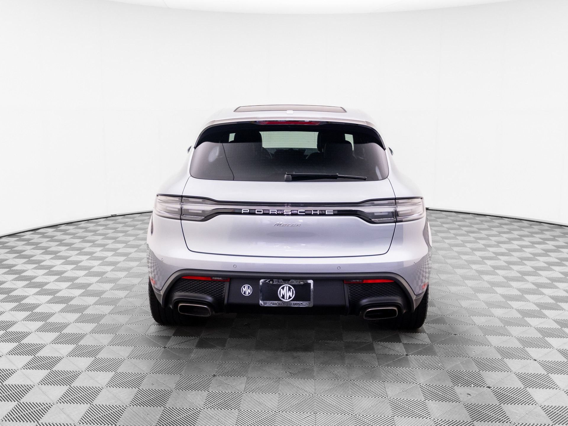 Certified 2026 Porsche Macan AWD/4WD image 10