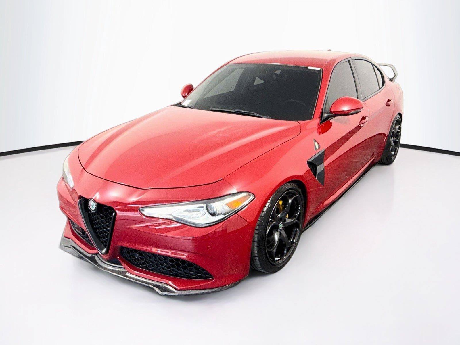 Used 2018 Alfa Romeo Giulia Ti Sport w/ Quick Order Package 22S Sport AWD/4WD image 2