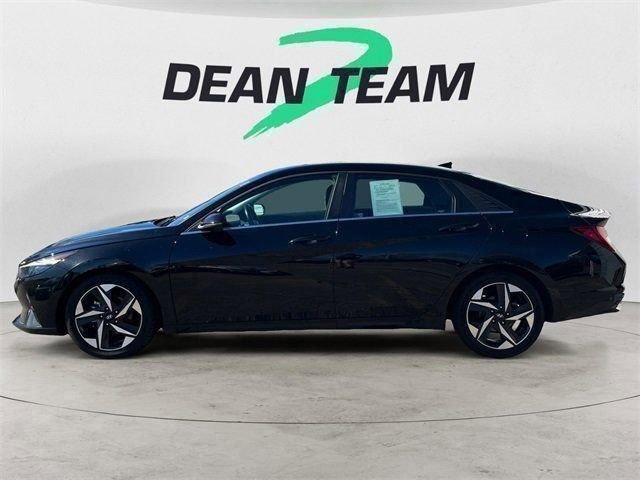 Used 2021 Hyundai Elantra Limited image 6