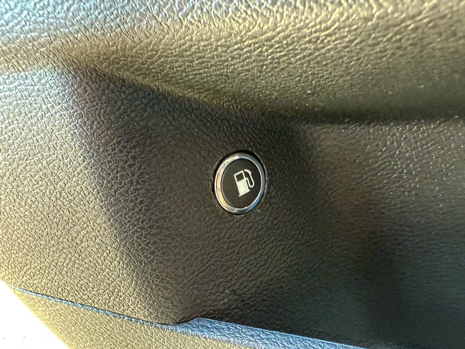 Used 2013 Dodge Charger SXT Plus image 34