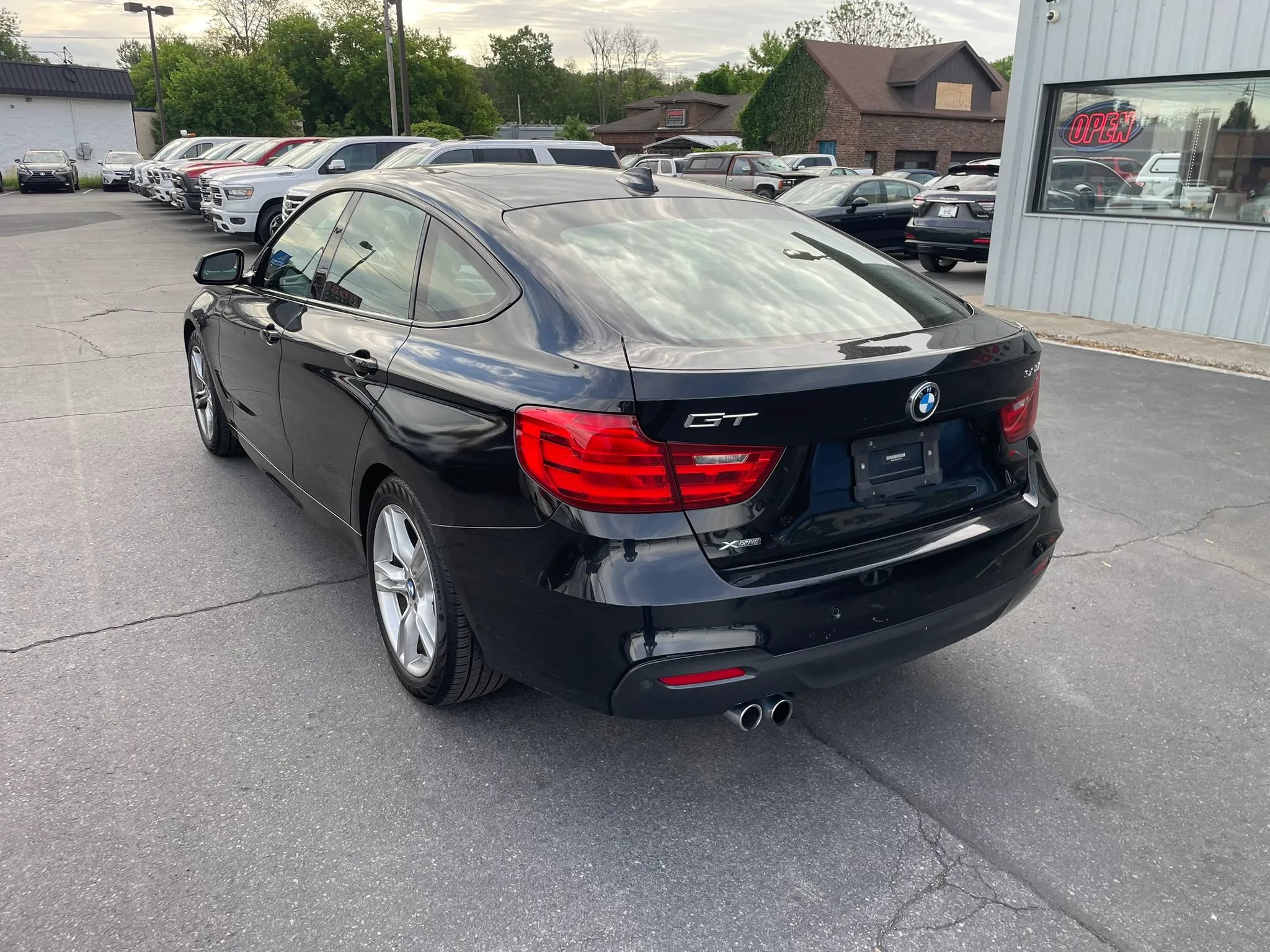 Used 2016 BMW 328i Gran Turismo xDrive AWD/4WD image 4