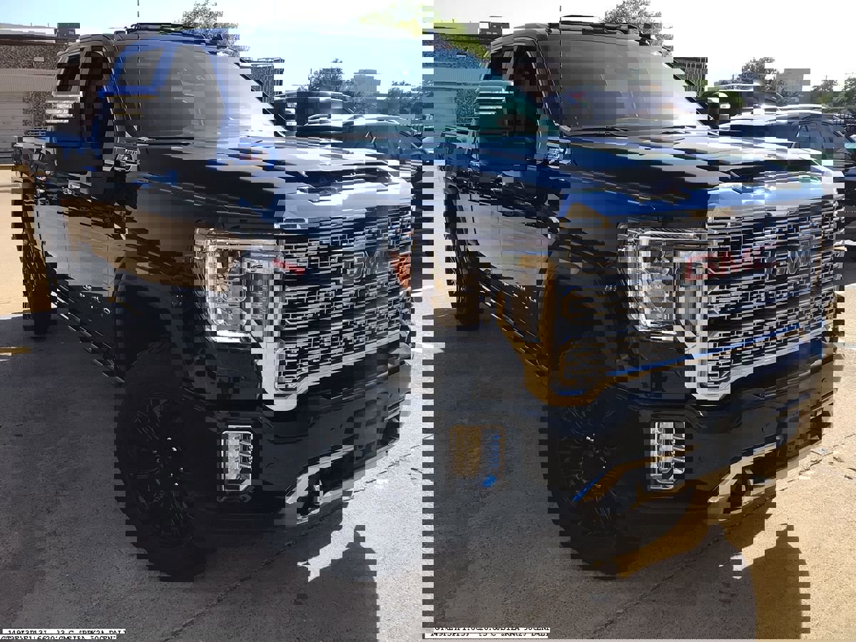 Used 2023 GMC Sierra 2500 Denali w/ Denali Black Diamond Edition image 6