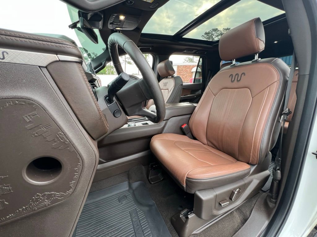 Used 2023 Ford Expedition King Ranch RWD image 12