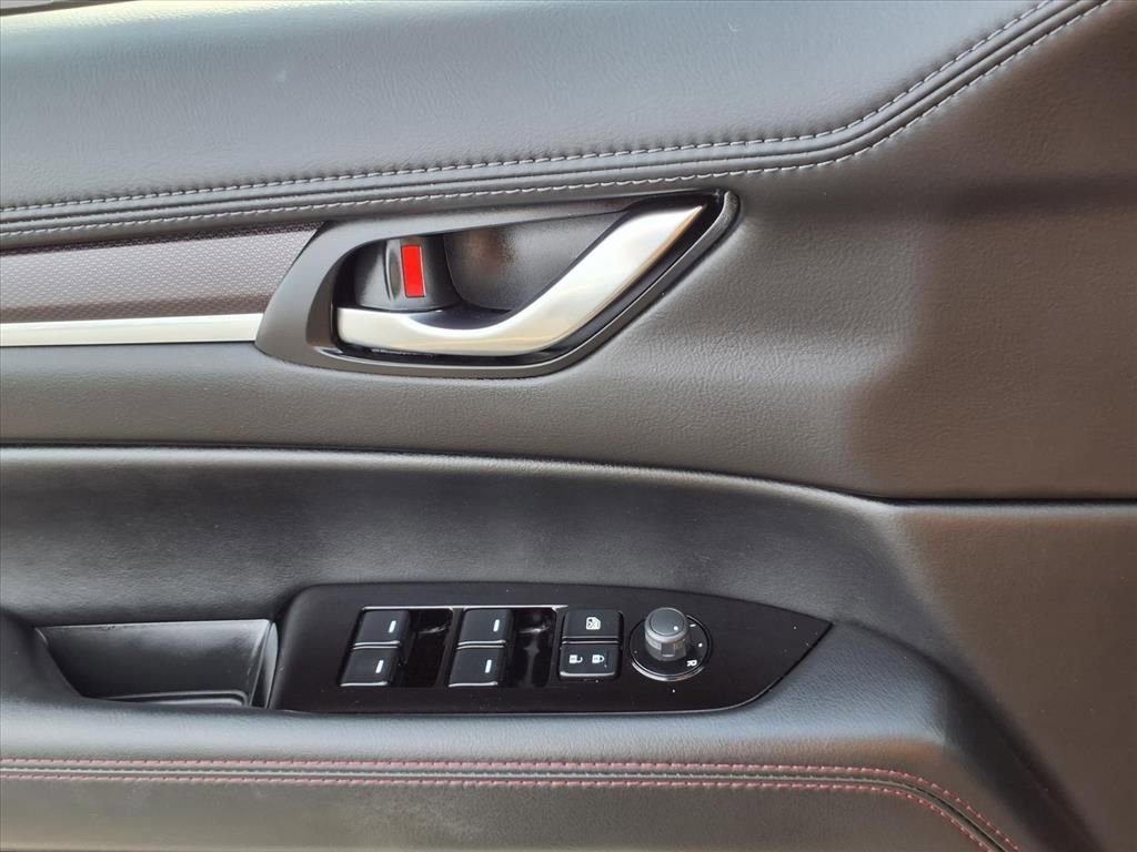 Used 2025 MAZDA CX-5 Carbon Edition image 19