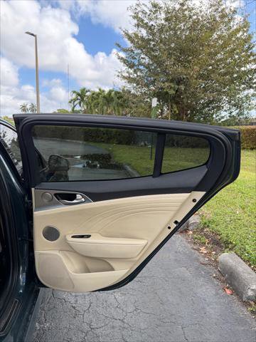 Used 2023 Kia Stinger GT2 image 16