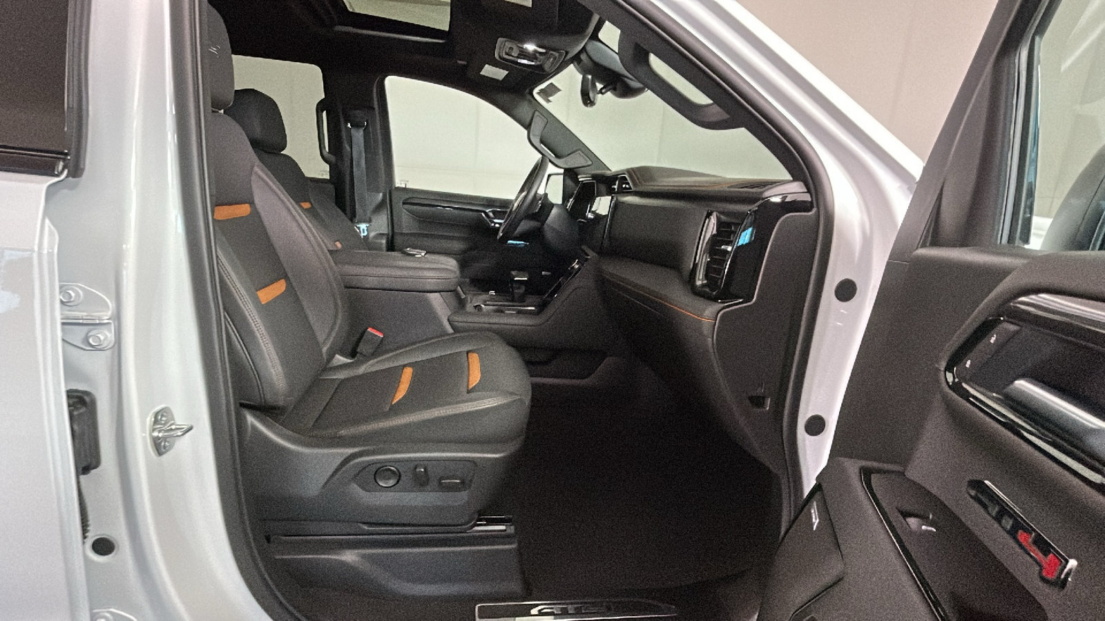 New 2026 GMC Sierra 1500 AT4 w/ AT4 Premium Package AWD/4WD image 36