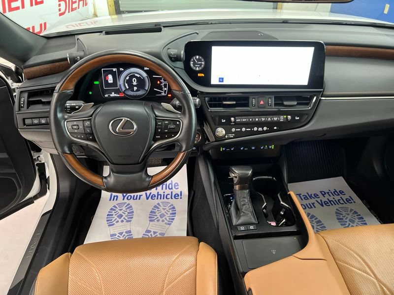 Used 2024 Lexus ES 300h w/ Accessory Package (Z1) FWD image 28