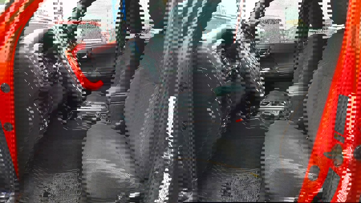 Used 2017 Toyota Tacoma TRD Off-Road image 32