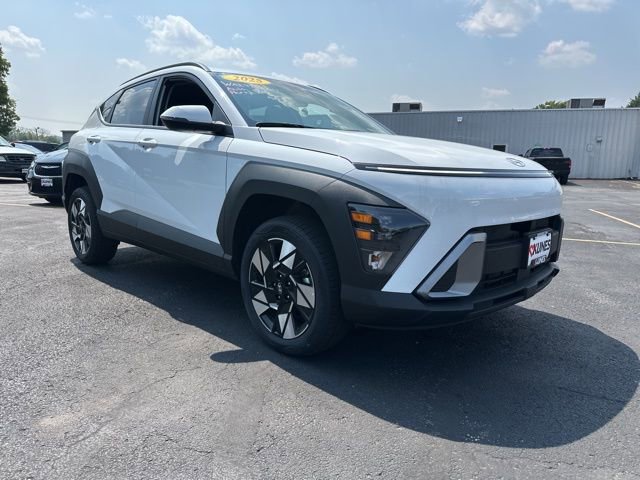 Used 2025 Hyundai Kona SEL image 2