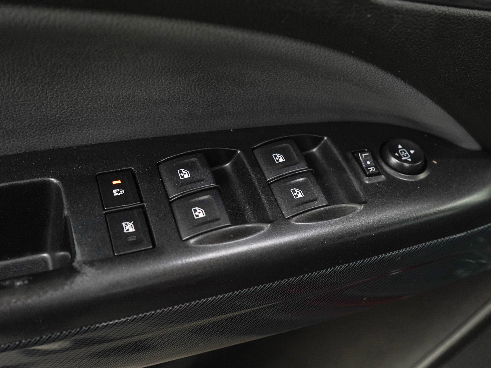 Used 2018 Chevrolet Colorado Z71 AWD/4WD image 22