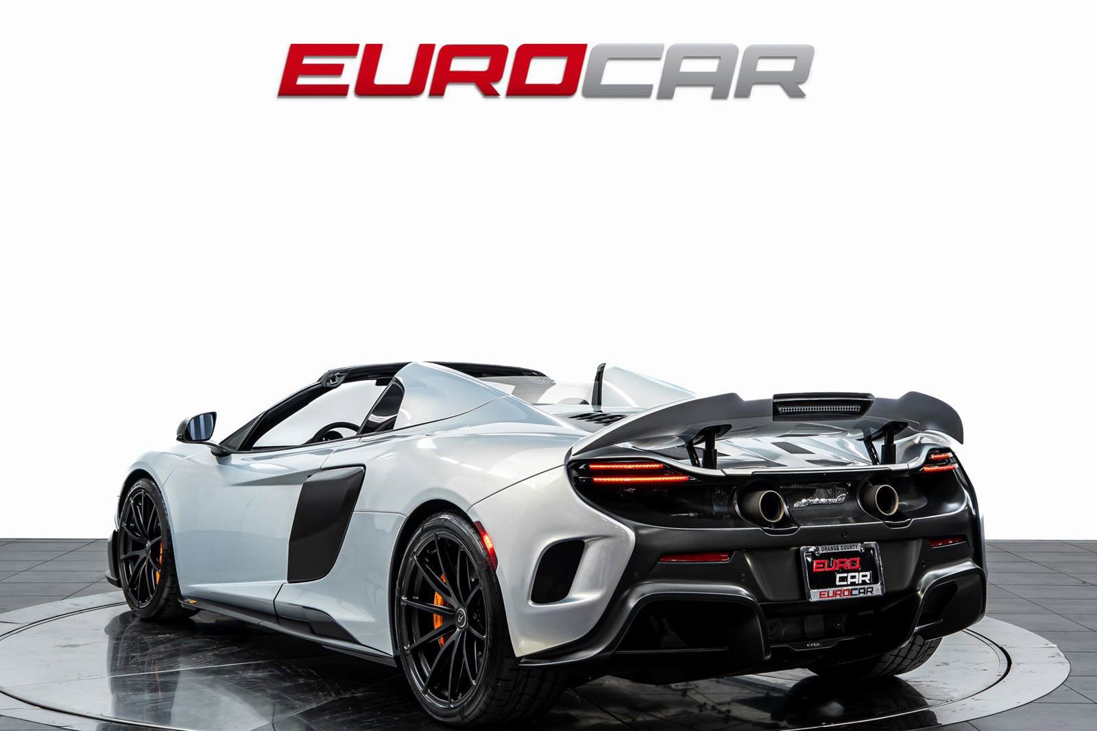 Used 2016 McLaren 675LT Spider image 4