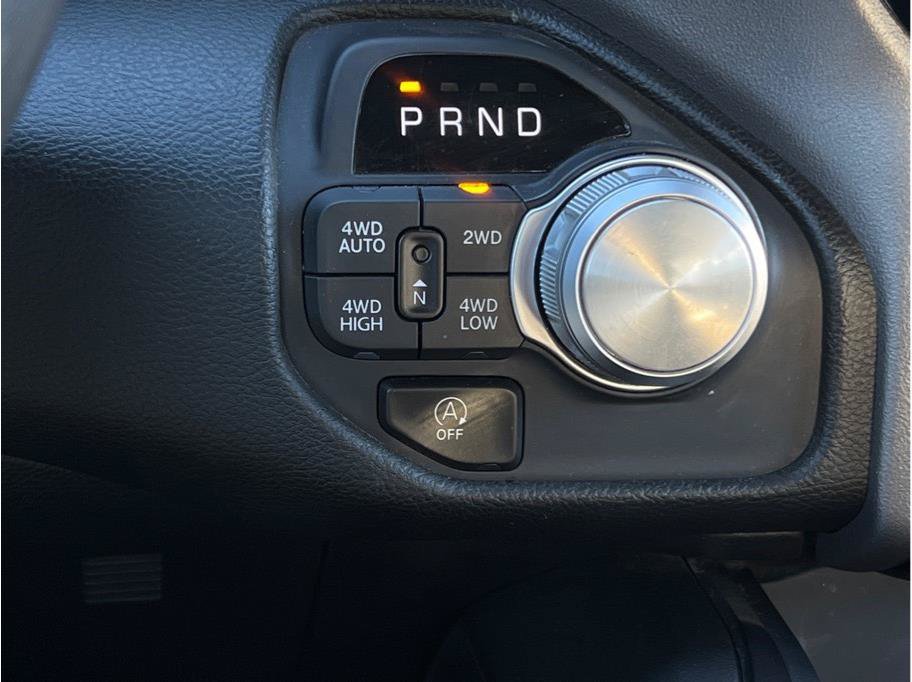 Used 2025 RAM 1500 Laramie AWD/4WD image 16