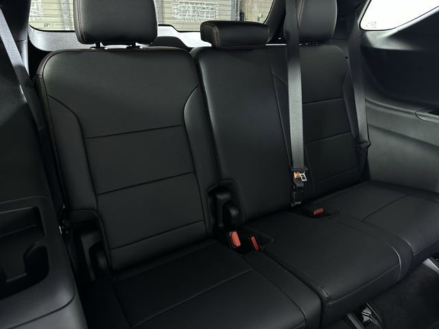 Used 2026 Chevrolet Traverse RS FWD image 28