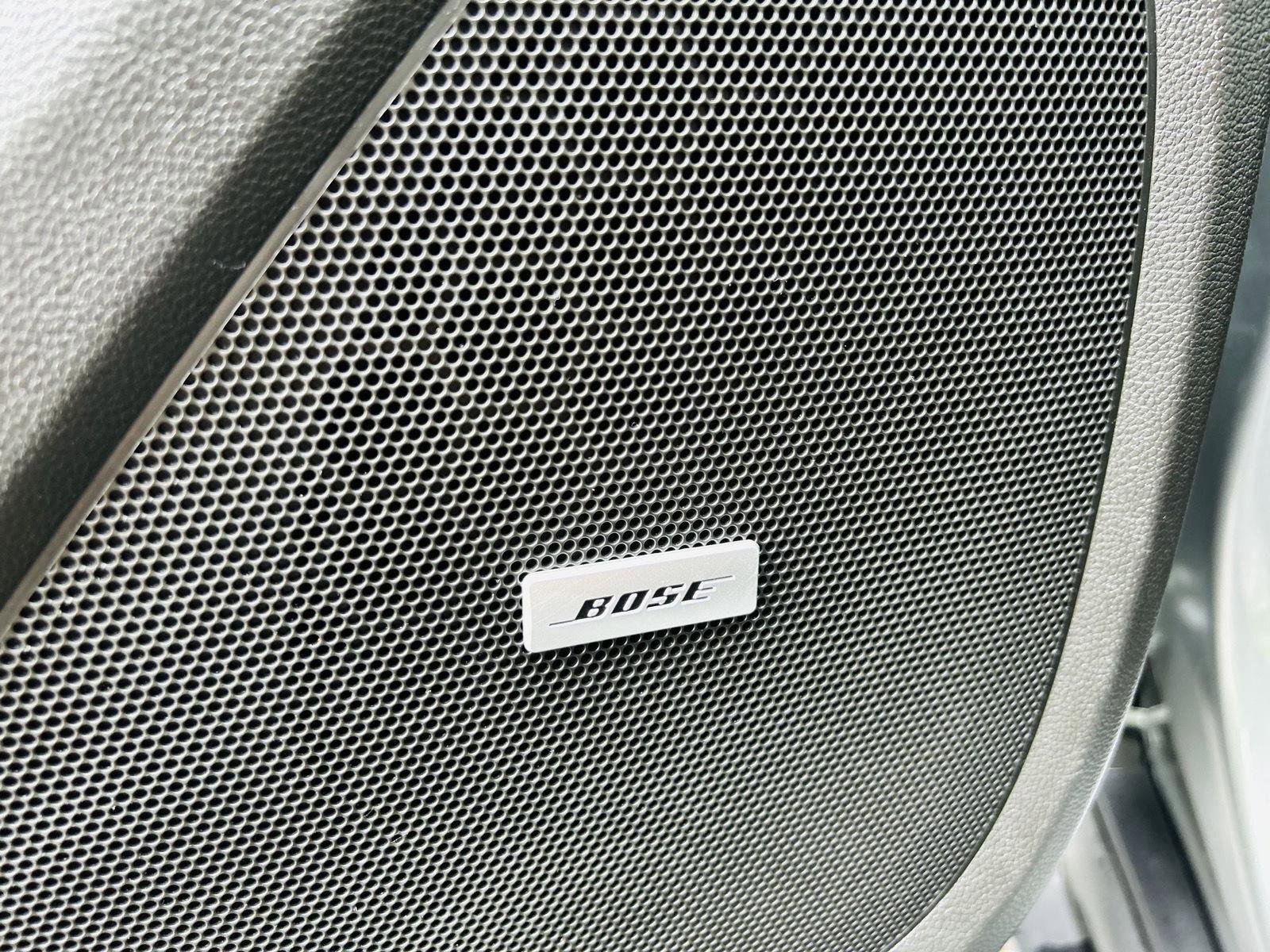 Used 2023 Chevrolet Traverse RS image 36