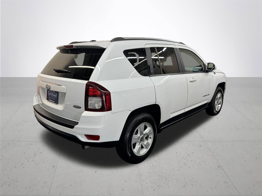 Used 2017 Jeep Compass Latitude FWD image 7