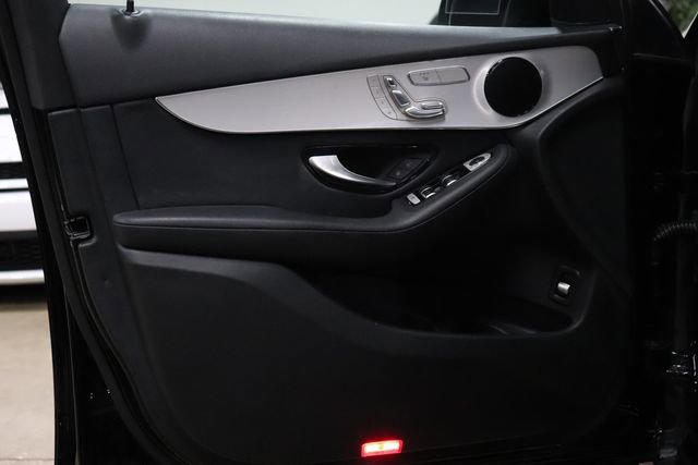 Used 2020 Mercedes-Benz GLC 300 image 9
