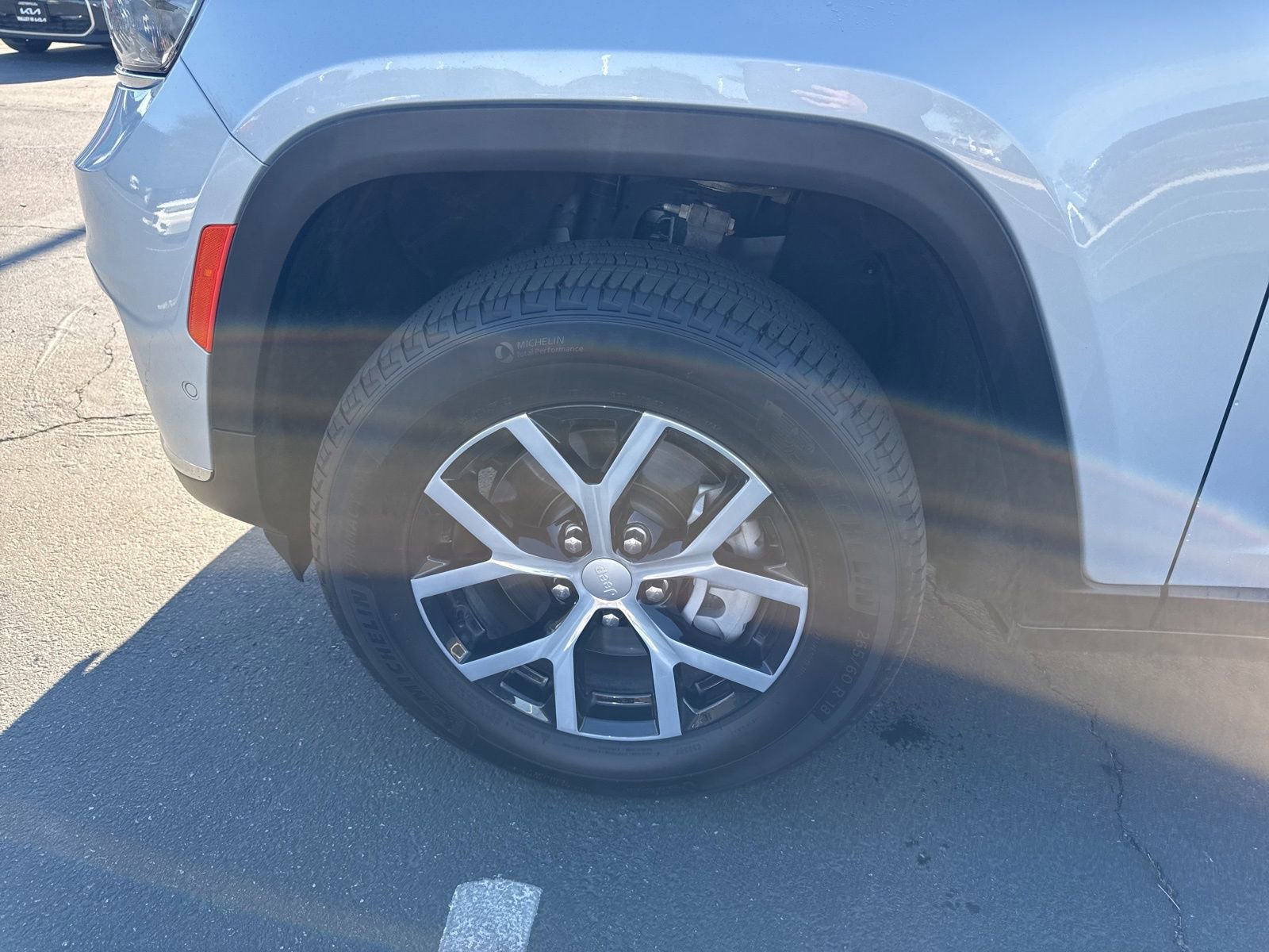 Used 2024 Jeep Grand Cherokee L Limited w/ Luxury Tech Group II image 11