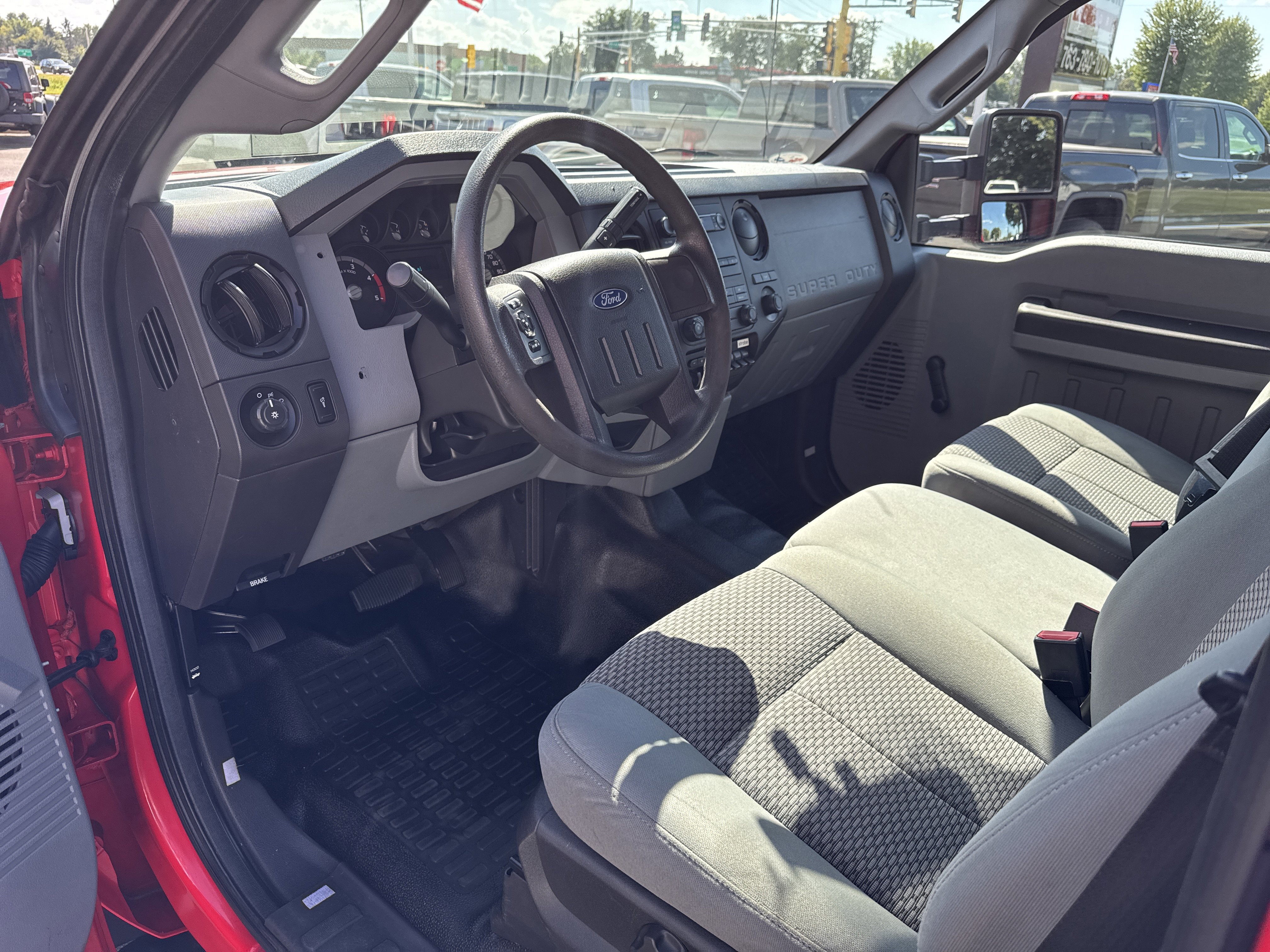 Used 2016 Ford F550 2WD Crew Cab Super Duty image 11