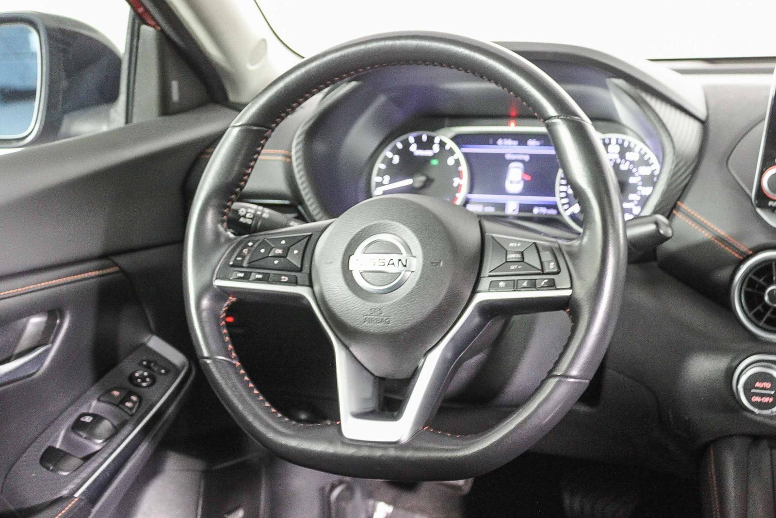 Certified 2022 Nissan Sentra SR w/ SR Premium Package image 16