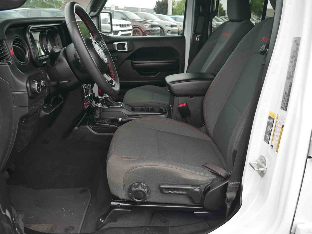 Used 2024 Jeep Wrangler Unlimited Rubicon AWD/4WD image 27