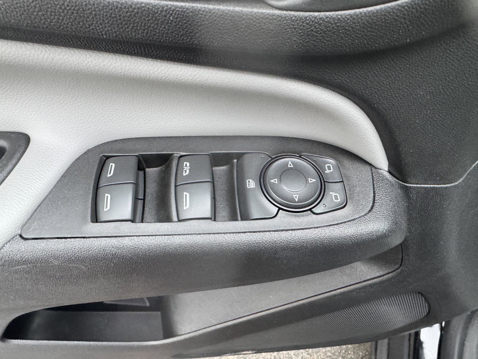 Used 2023 Chevrolet Equinox LS w/ LS Convenience Package image 11