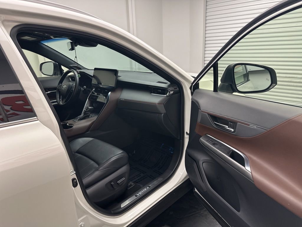 Used 2021 Toyota Venza XLE w/ Softex Package AWD/4WD image 8