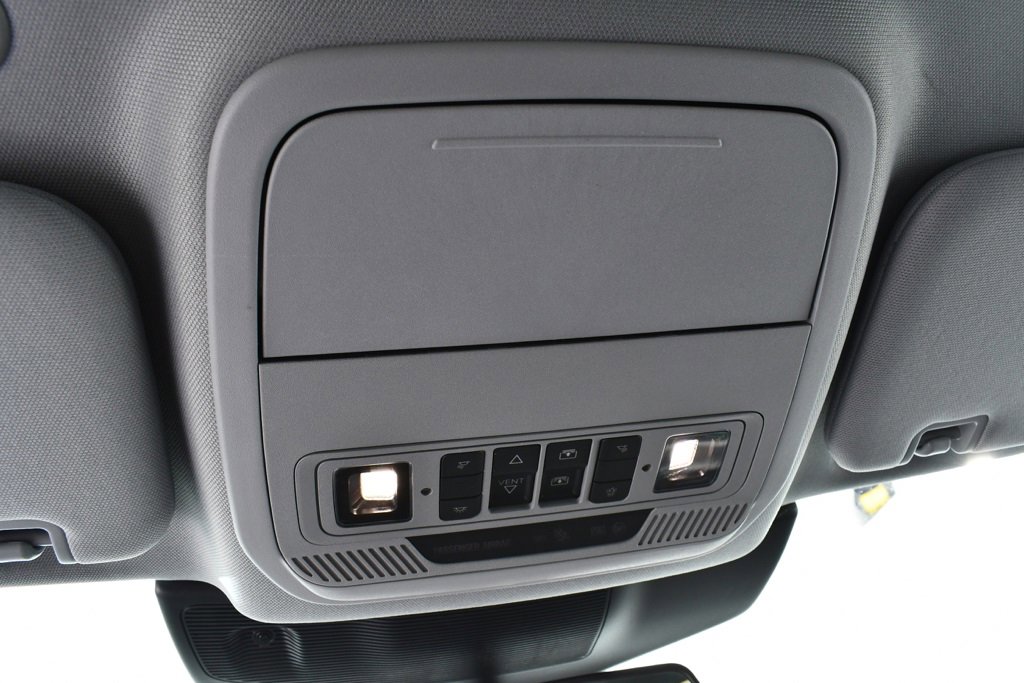 Used 2022 Ford Explorer XLT w/ Equipment Group 202A image 35